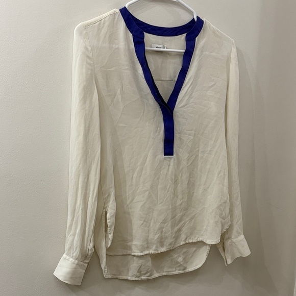 Vince Tops - Vince Cream Blouse with Blue Trim - women’s XS - 100% silk - Vneck